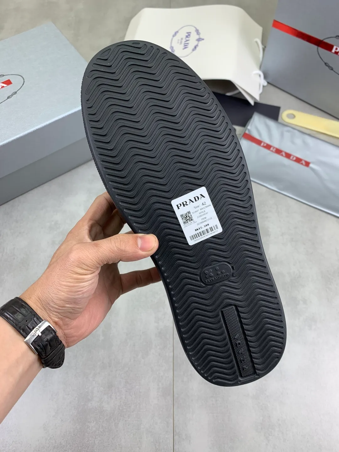 Men's men's shoes P560 💰【New style】Top quality, new popular models on the official website, which will never go out of style for a century, 🆘 The trendy brand (Prada) mainly promotes popular models, avant-garde and versatile fashionable men's shoes, privately molded, with cowhide splicing and 1:1 oil edge treatment... fashionable and simple, original imported cowhide with python skin, cowhide leather lining for feet; the atmosphere and personality are more fashionable, eye-catching and pursuing class. It will subvert the old idea and be a must-have for fashionistas who want to spend time with you! Must keep it! High-end comfortable and low-cost, high-end quality workmanship. Size: 38-45 4️⃣ colors available. full package